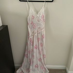 vintage 80s rose detail nightgown